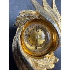 Vintage Kingston Women's Gold Tone 17 Jewels Abstract Leaf Pendant Watch